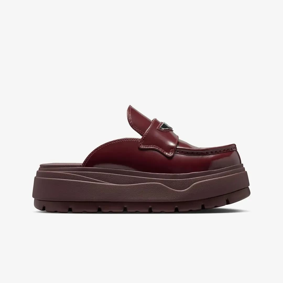 Air Jordan Mule 'Dark Team Red' — görsel 1