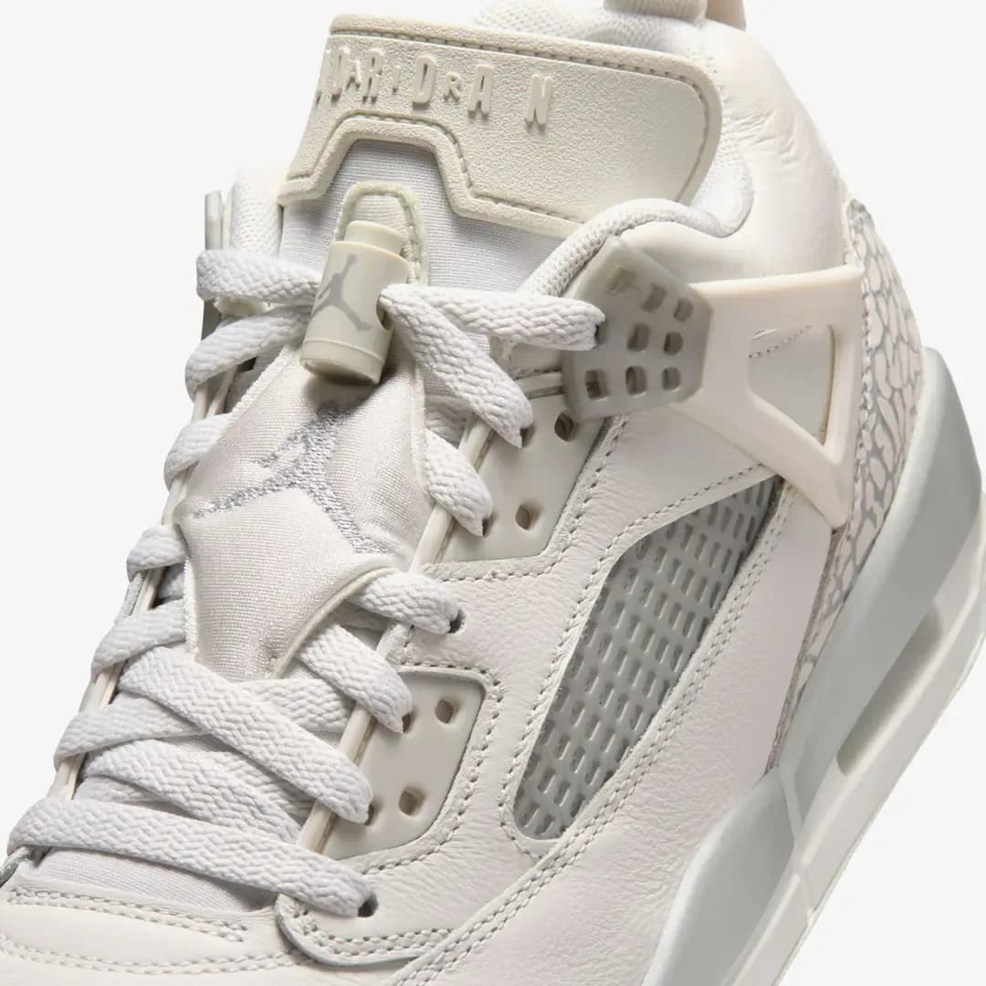 Nike Spizike Low 'Swan Wolf Grey' (W) — Gri · IR1836-101 (7/8)