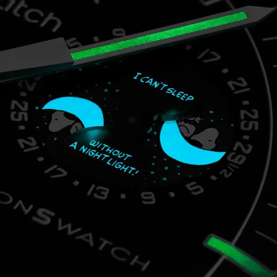 Swatch x Omega Moonphase Snoopy Black — Saat, Siyah · SO33B700 (4/6)