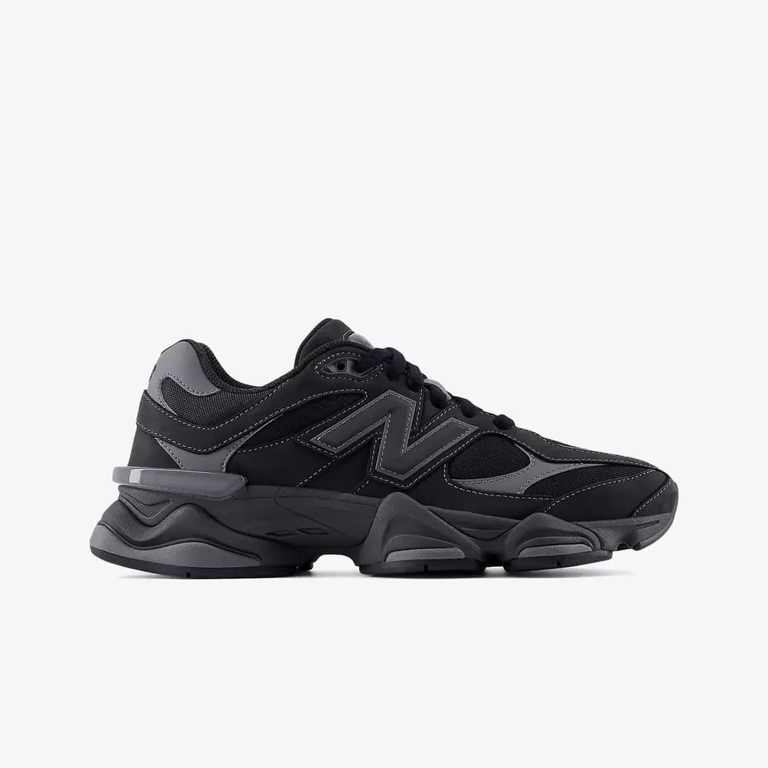 9060 'Mono Black'
