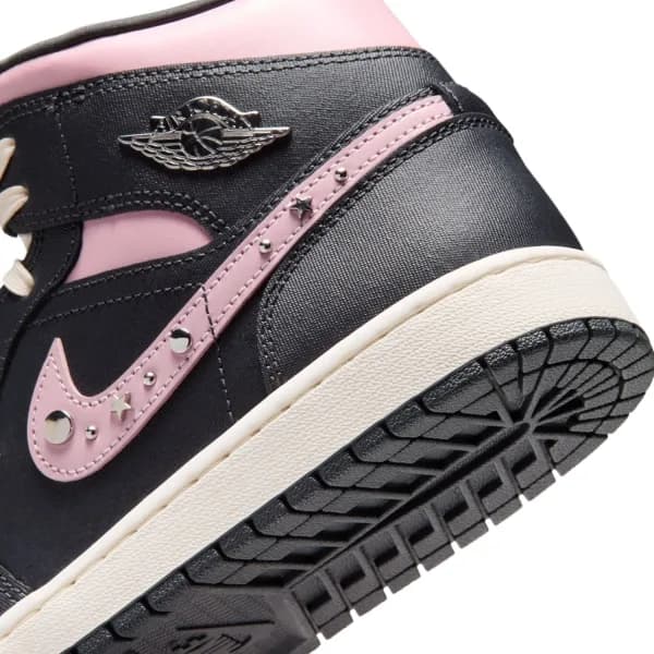 Nike Air Jordan 1 Mid SE "Iced Carmine" Kadın Basketbol Ayakkabısı — Çok Renkli · II0571-001 (10/10)
