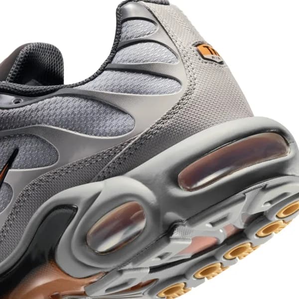 Nike Air Max Plus Erkek Sneaker Ayakkabı — Çok Renkli · DM0032-037 (10/10)