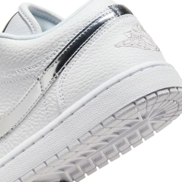 Nike Air Jordan 1 Low SE 'Metallic Silver' Kadın Basketbol Ayakkabısı — Çok Renkli · IQ9381-100 (10/11)