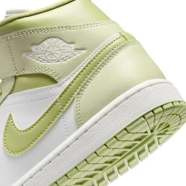 Nike Air Jordan 1 Mid Kadın Basketbol Ayakkabısı — Çok Renkli · BQ6472-302 (10/10)