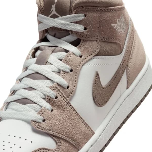 Nike Air Jordan 1 Mid Erkek Basketbol Ayakkabısı — Çok Renkli · DQ8426-003 (8/11)