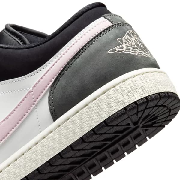 Nike Air Jordan 1 Low SE Erkek Basketbol Ayakkabısı — Çok Renkli · II3788-003 (10/12)