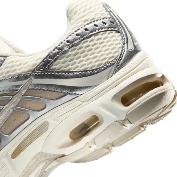 Nike Air Max Moto 2K Kadın Sneaker Ayakkabı — Çok Renkli · HQ2056-108 (10/10)
