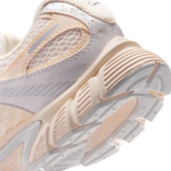 Nike V5 RNR Gs Bej Sneaker Ayakkabı · HQ6411-106 (10/11)