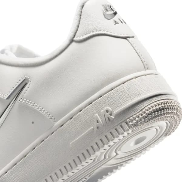 Nike Air Force 1 '07 Kadın Beyaz Spor Ayakkabı — Çok Renkli · IU7558-030 (10/10)