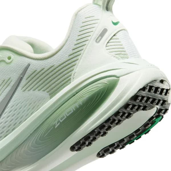 Nike Vomero 18 Kadın Yeşil Koşu Ayakkabısı · HM6804-300 (10/10)