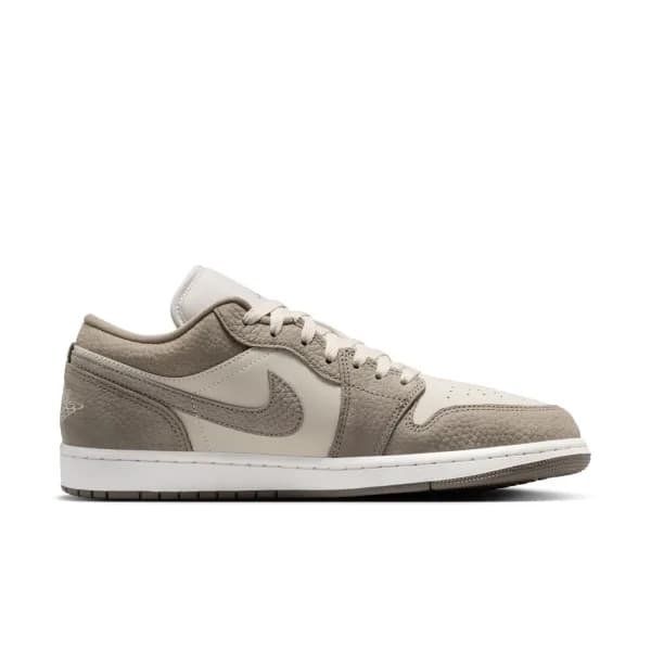 Air Jordan 1 Low Erkek Basketbol Ayakkabısı görsel 1