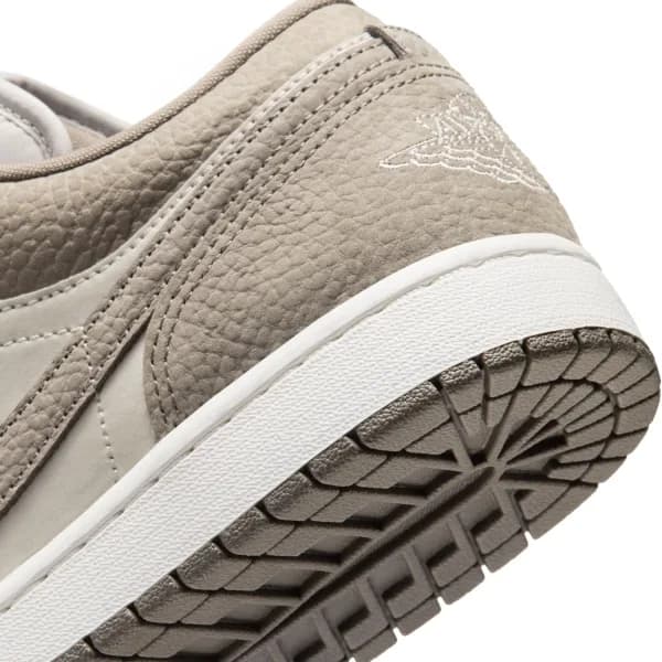Nike Air Jordan 1 Low Erkek Basketbol Ayakkabısı — Çok Renkli · IU7552-040 (10/11)