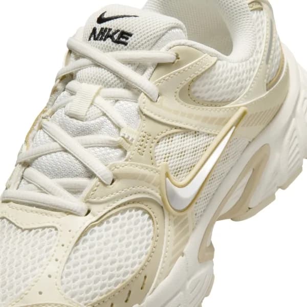 Nike V5 RNR SE Kadın Bej Sneaker Ayakkabı · IO0464-101 (9/10)