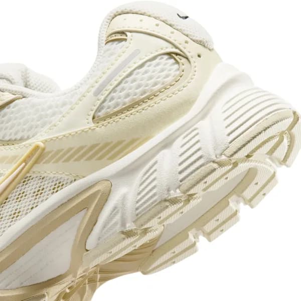 Nike V5 RNR SE Kadın Bej Sneaker Ayakkabı · IO0464-101 (10/10)