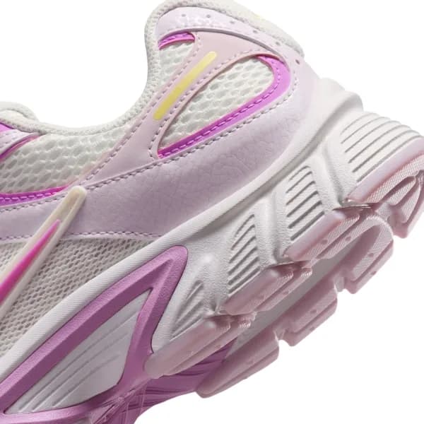 Nike V5 RNR DF Kadın Sneaker Ayakkabı — Çok Renkli · IV5522-100 (10/10)