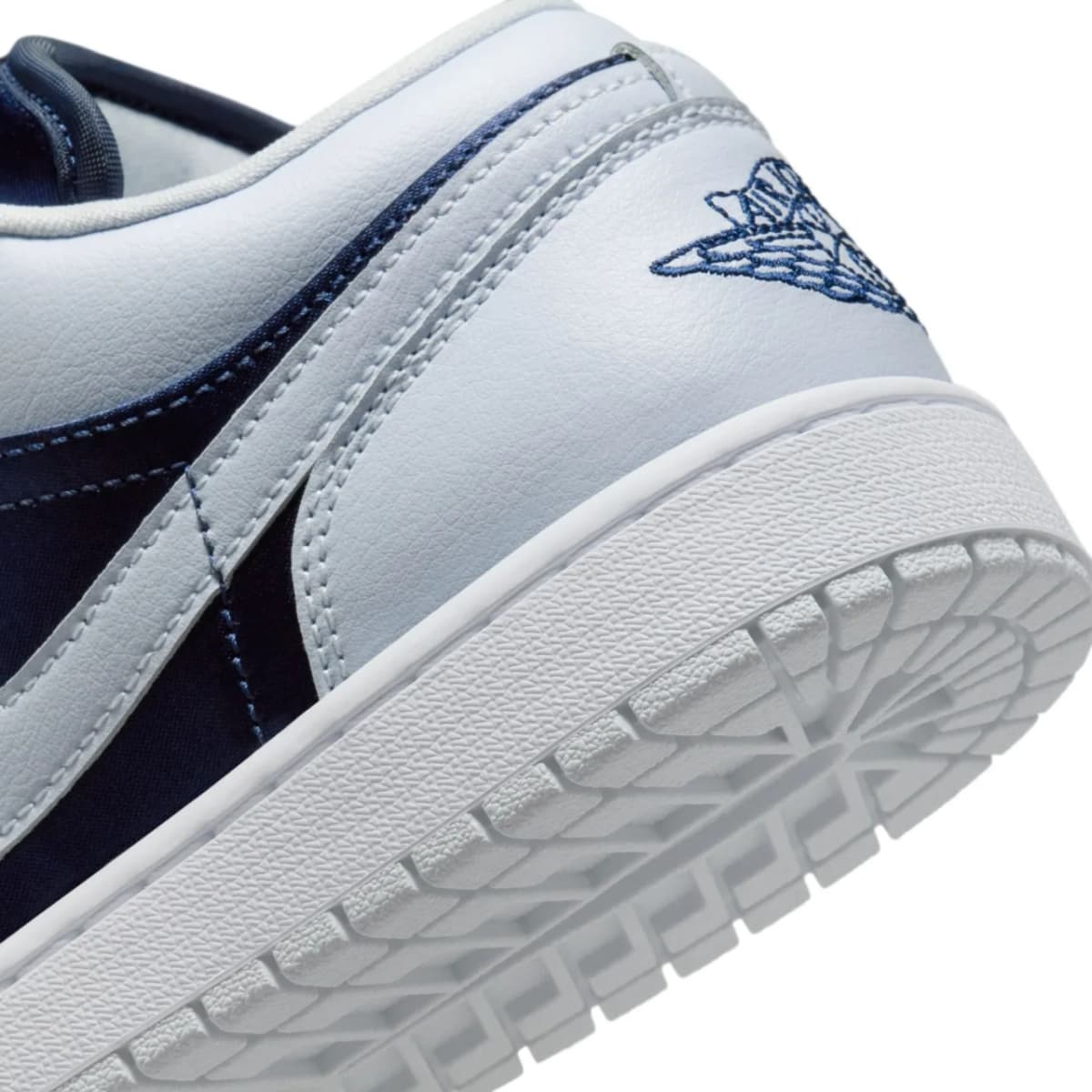 Nike Air Jordan 1 Low SE 'Football Grey' Kadın Basketbol Ayakkabısı — Gri · FZ8778-044 (11/12)