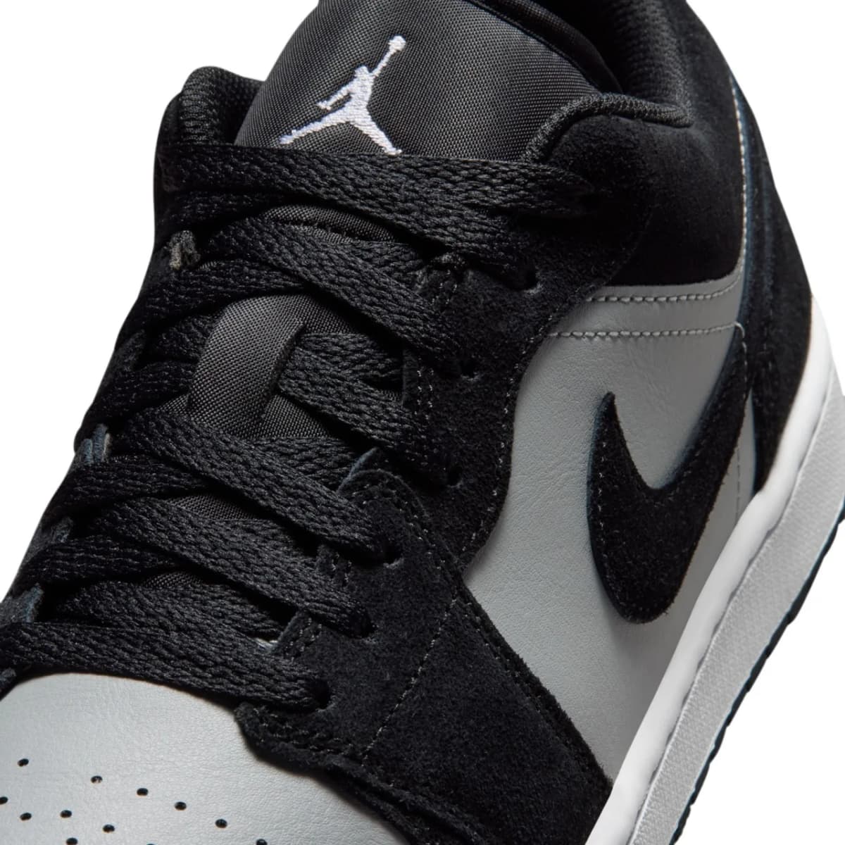Nike Air Jordan 1 Low Black Smoke Grey Erkek Basketbol Ayakkabısı — Siyah · 553558-048 (9/10)