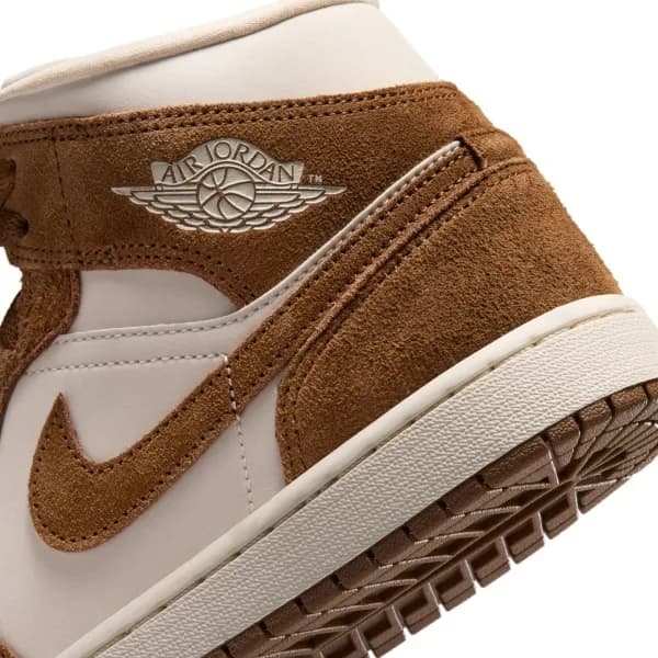Nike Air Jordan 1 Mid Kadın Basketbol Ayakkabısı — Çok Renkli · BQ6472-203 (10/10)
