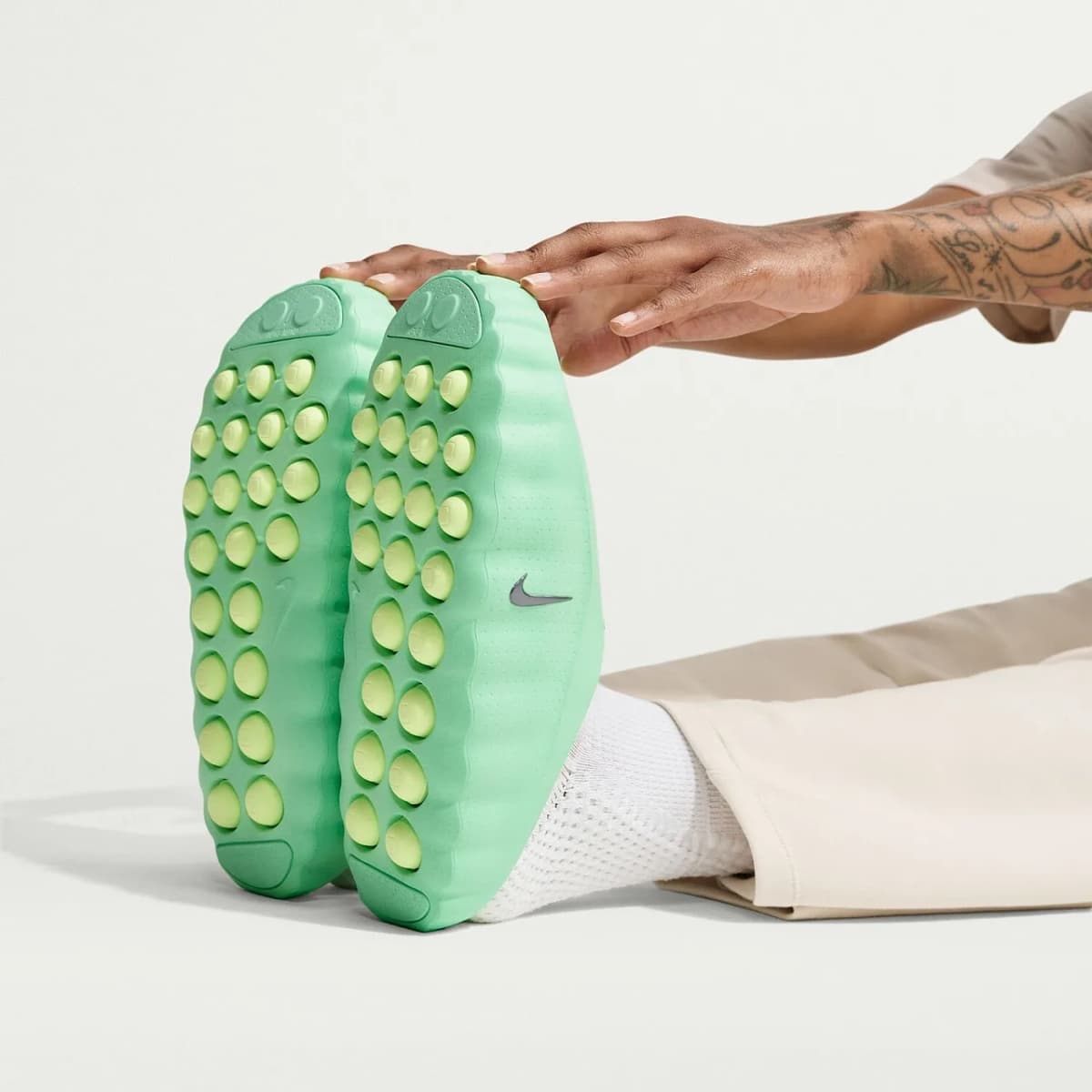 Nike Mind 001 Slide Cucumber Calm · HQ4307-302 (2/10)
