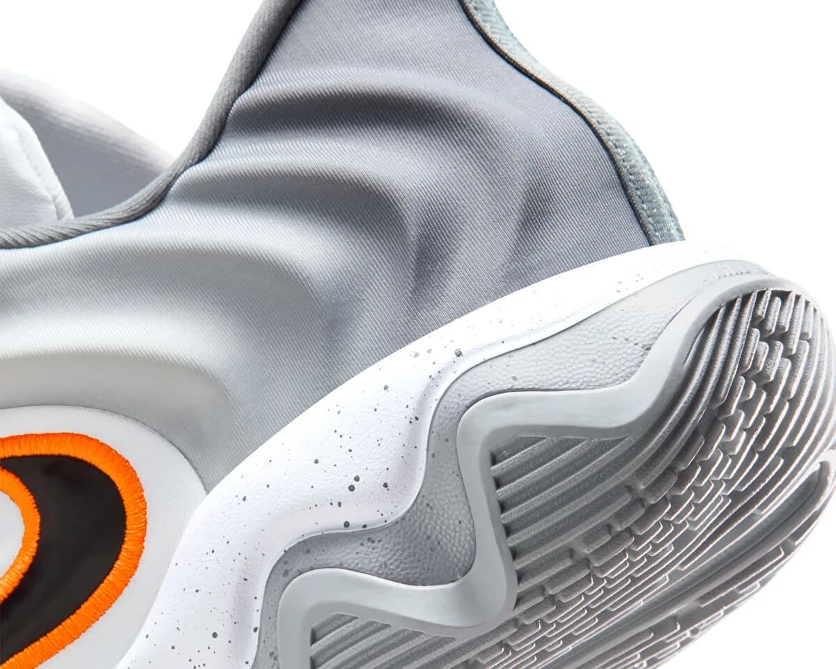Nike GIANNIS IMMORTALITY 4 · FQ3680-102 (16/17)