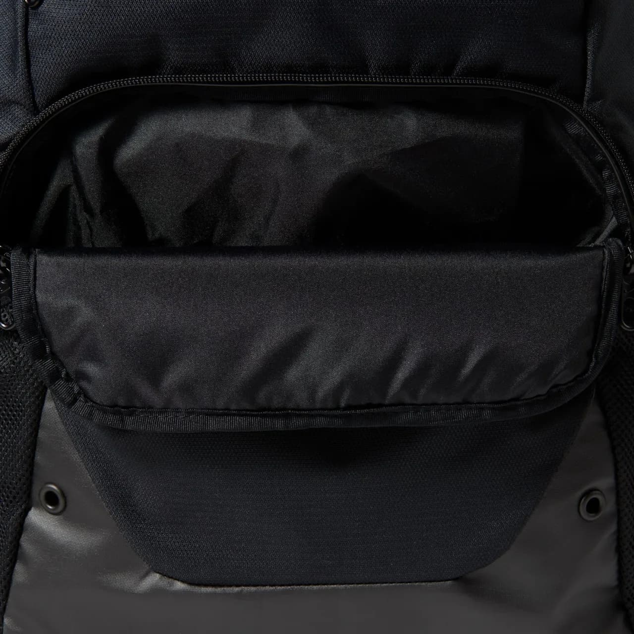 Nike Brasila XL Backpack (Ekstra Büyük Boy, 30 L) Siyah Sırt Çantası — görsel 8 (8/12)