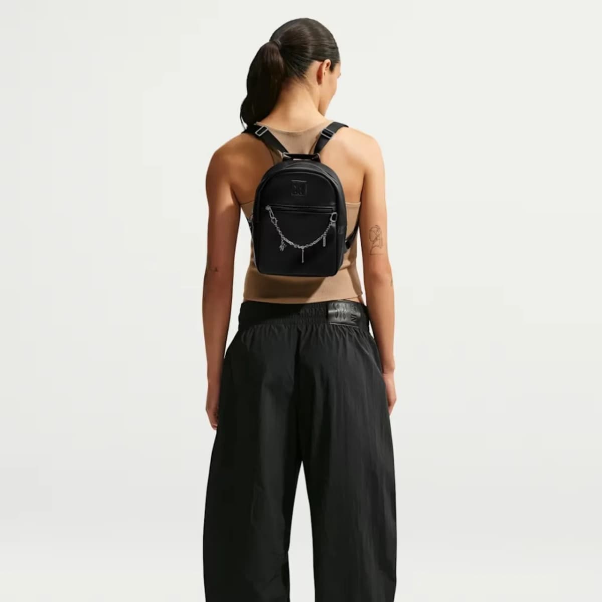 Nike Serena Williams Design Crew Heritage Mini Backpack Sırt Çantası — görsel 4 · IH0731-010 (4/8)