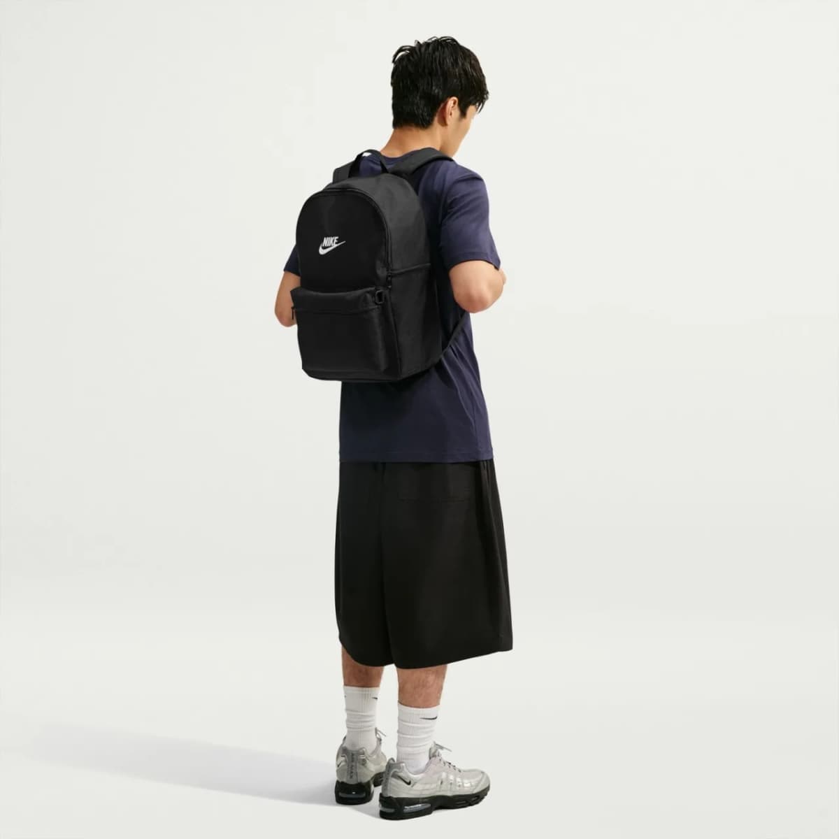 Nike Heritage Backpack 2.0 (23 L) Siyah Sırt Çantası — görsel 4 · IB4343-010 (4/9)