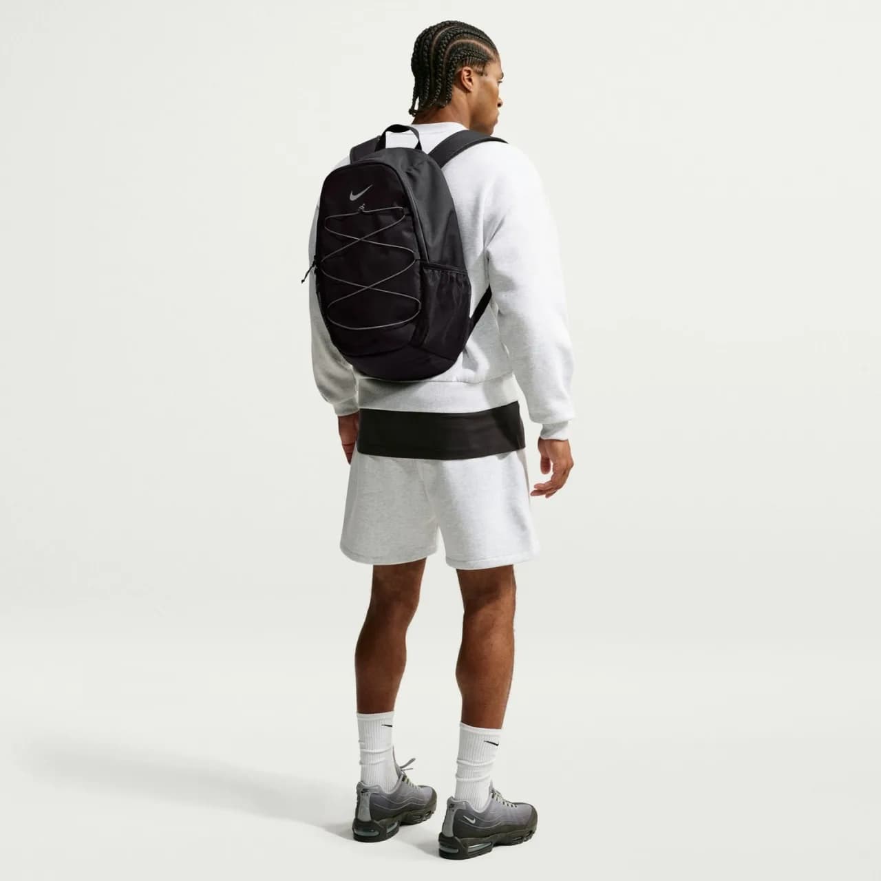 Nike Heritage Sweep (25 L) Siyah Sırt Çantası — görsel 2 (3/8)
