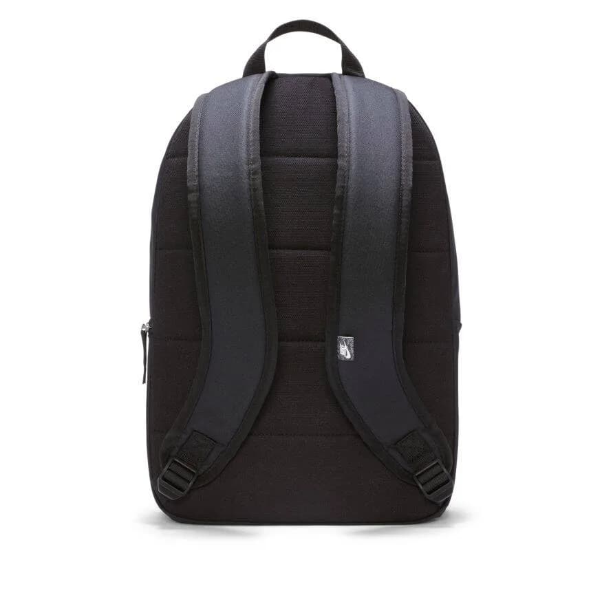 Nike Heritage Backpack Sırt Çantası önden görünüm