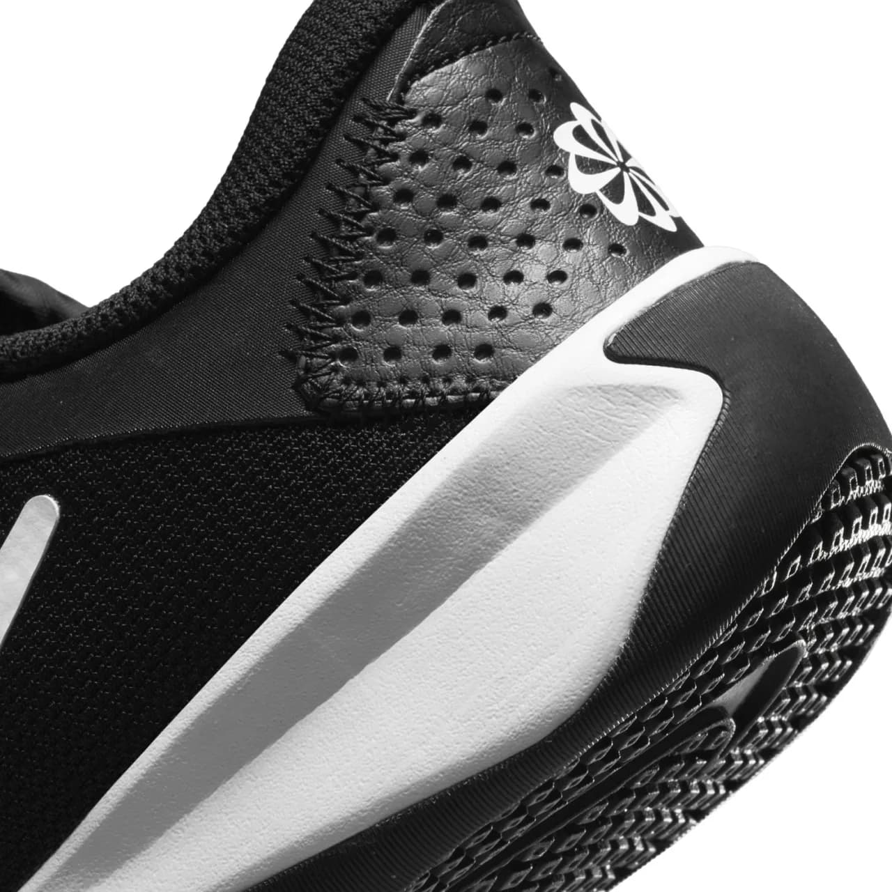 Nike Omni Multi-Court Gs Siyah Basketbol Ayakkabısı · DM9027-002 (10/10)