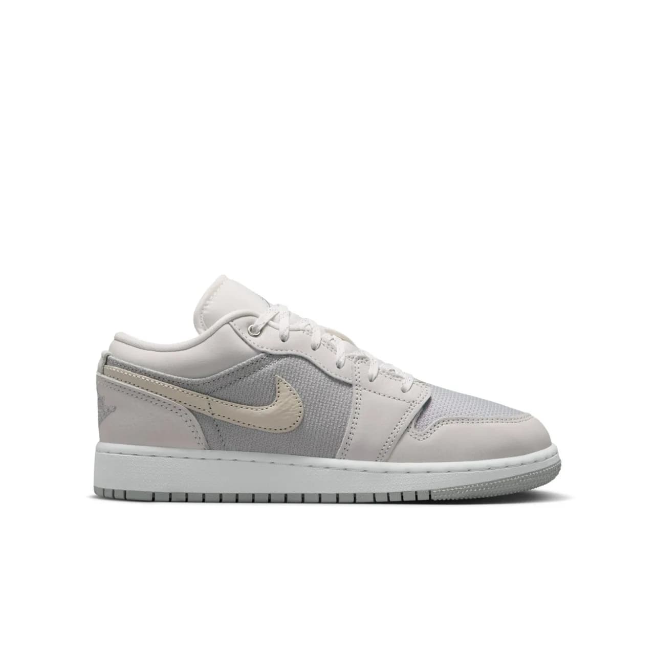 Nike Air Jordan 1 Low SE Gs Gri Basketbol Ayakkabısı · IO2060-100