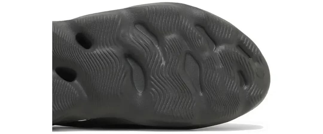 Adidas Yeezy Foam Runner Carbon · IG5349 (5/8)