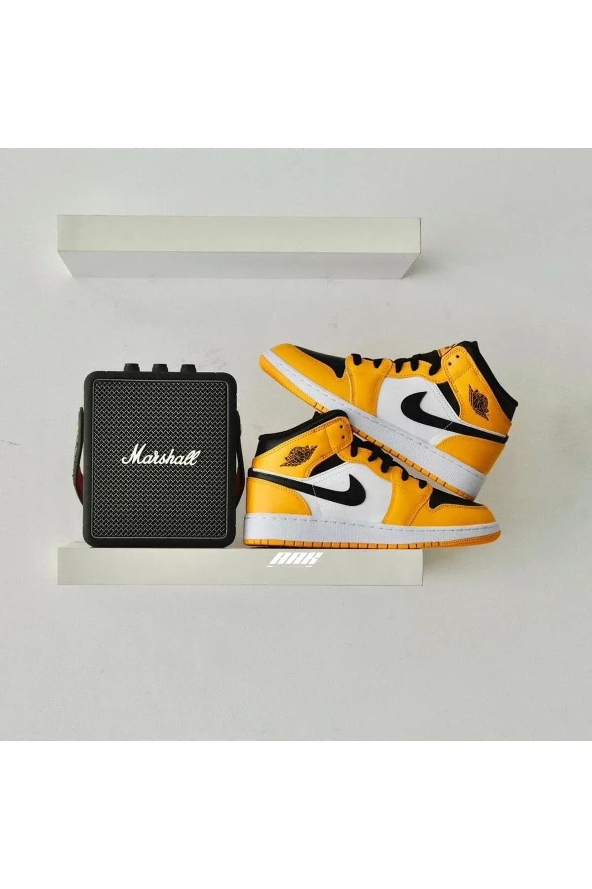 Nike 1 Mid Taxi (GS) · 554725-701 (5/7)