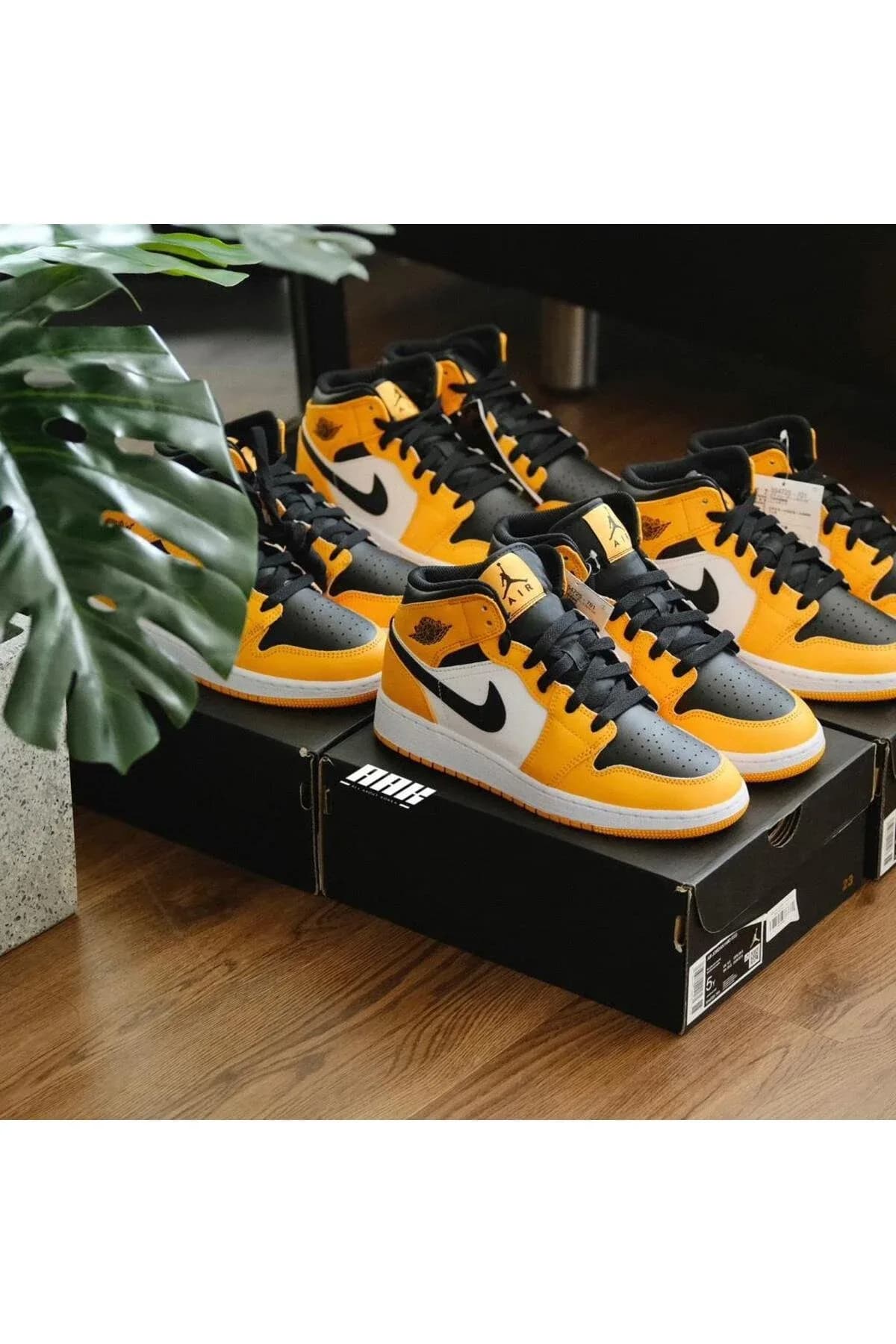 Nike 1 Mid Taxi (GS) · 554725-701 (7/7)