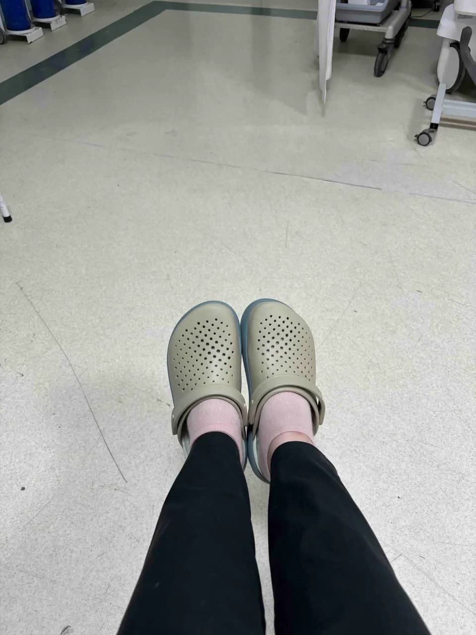 Crocs InMotion Clog Unisex Terlik Bej Mavi — müşteri fotoğrafı 1/2 (JustStepTR Müşterisi)