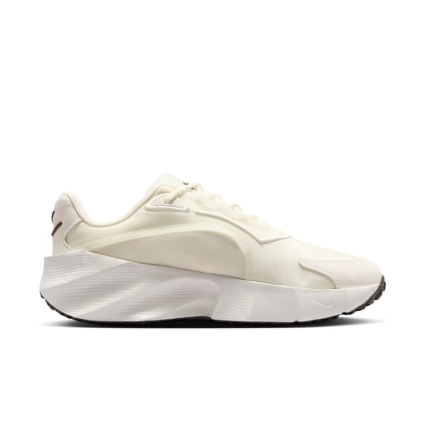 Nike Aura Edge Kadın Bej Sneaker Ayakkabı · HQ7025-105