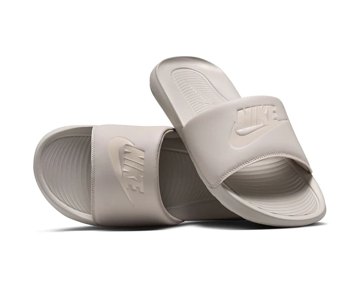 Nike VICTORI ONE SLIDE